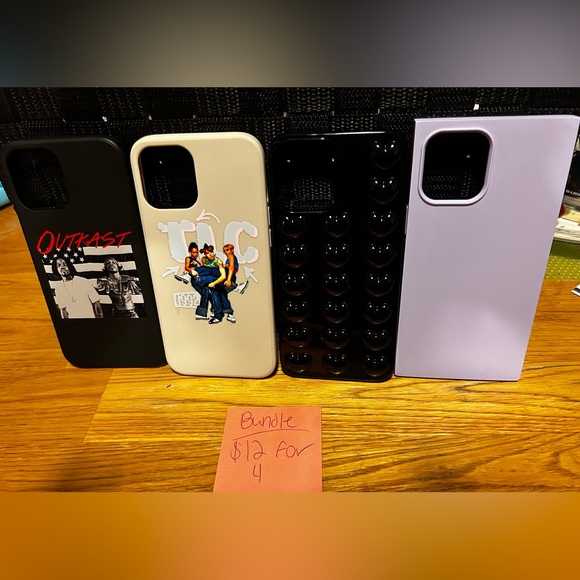 Phone case bundle- in good shape - Picture 1 of 1